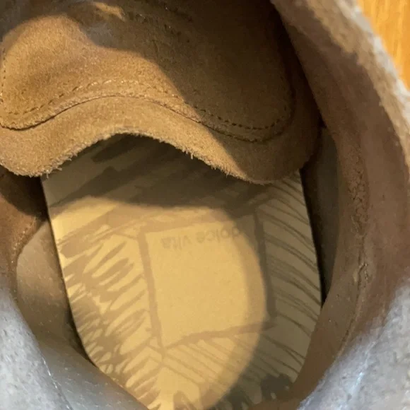 Dolce Vita size 7 sneakers gray with zipper - Picture 4 of 4